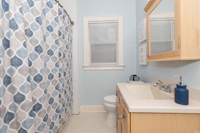 1024 Ravenswood Drive, Evansville, IN 47713