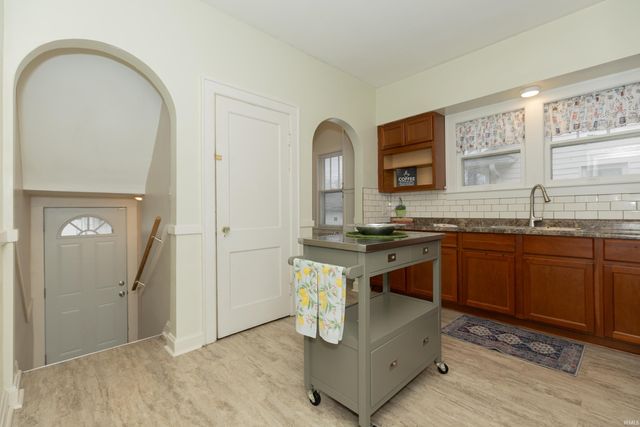 1024 Ravenswood Drive, Evansville, IN 47713