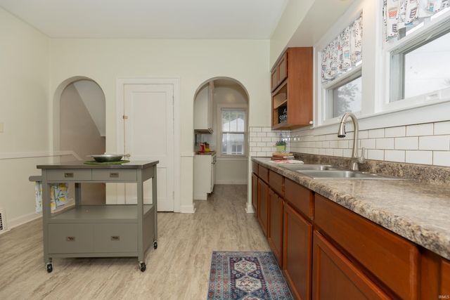 1024 Ravenswood Drive, Evansville, IN 47713