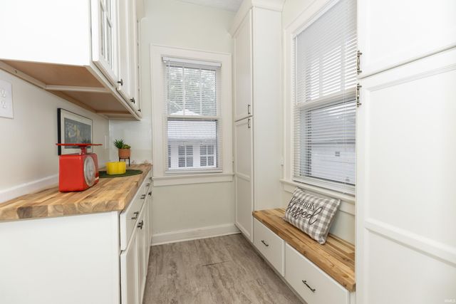 1024 Ravenswood Drive, Evansville, IN 47713