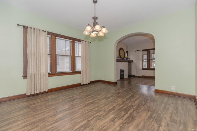 1024 Ravenswood Drive, Evansville, IN 47713