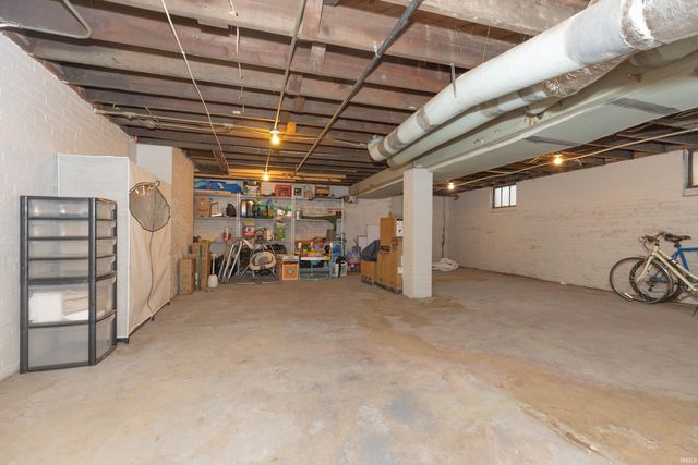 1024 Ravenswood Drive, Evansville, IN 47713