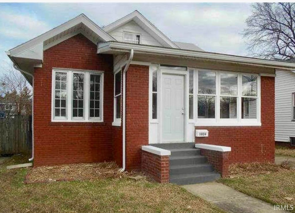 1024 Ravenswood Drive, Evansville, IN 47713