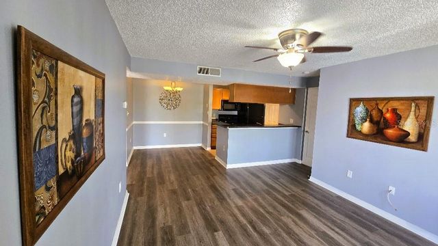 806 LAKE HAVEN SQUARE 203, Brandon, FL 33511