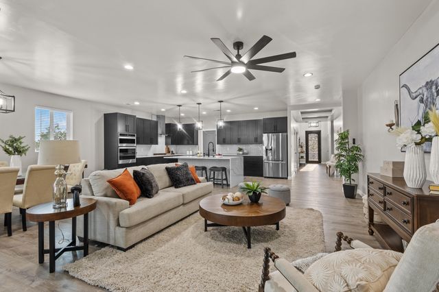 1016 10TH Street SE, Rio Rancho, NM 87124