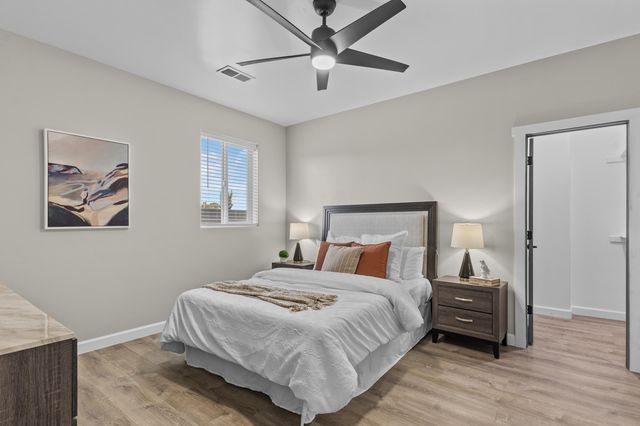 1016 10TH Street SE, Rio Rancho, NM 87124