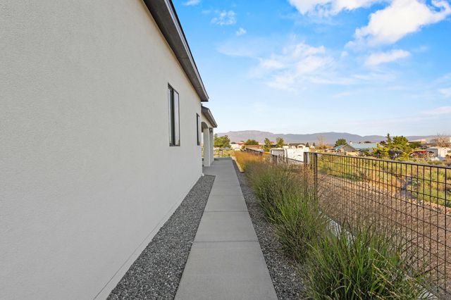 1016 10TH Street SE, Rio Rancho, NM 87124