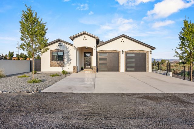 1016 10TH Street SE, Rio Rancho, NM 87124