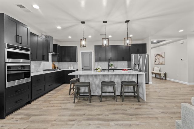 1016 10TH Street SE, Rio Rancho, NM 87124