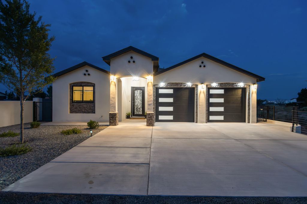 1016 10TH Street SE, Rio Rancho, NM 87124