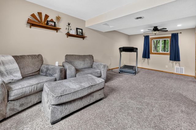 880 Pearl View Drive, Sauk Rapids, MN 56379
