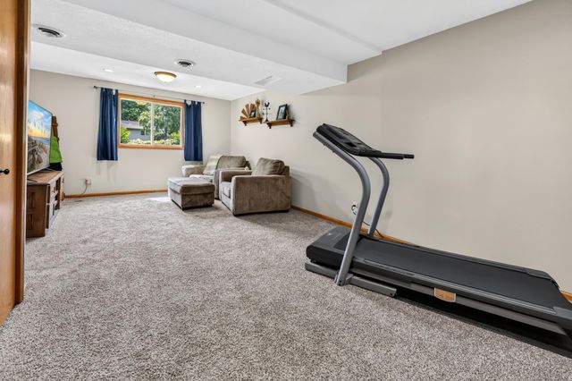 880 Pearl View Drive, Sauk Rapids, MN 56379