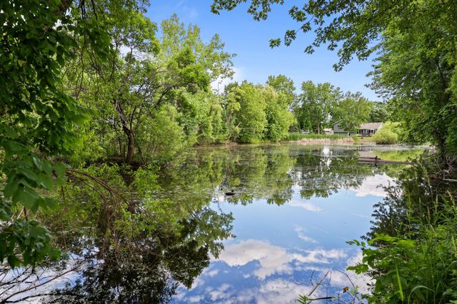 880 Pearl View Drive, Sauk Rapids, MN 56379