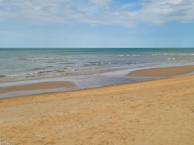 2304 Red Tide RD, Virginia Beach, VA 23451
