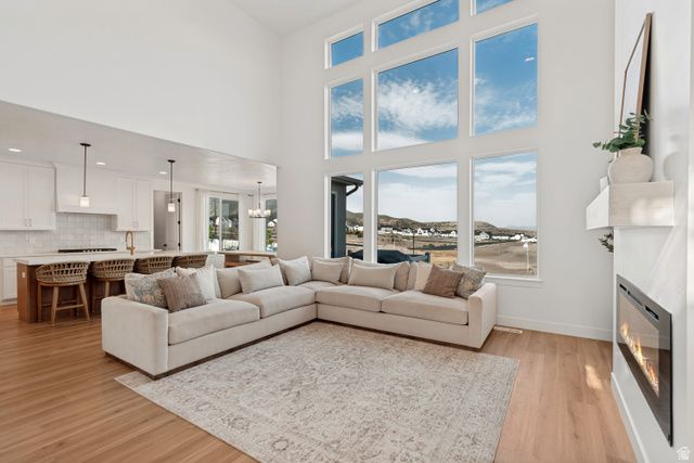 1524 S BARDSLEY WAY, Salem, UT 84653