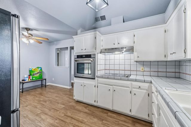 4665 W Ashcroft Avenue, Fresno, CA 93722