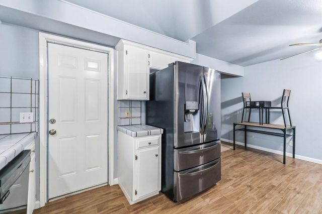 4665 W Ashcroft Avenue, Fresno, CA 93722