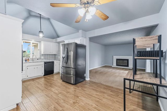 4665 W Ashcroft Avenue, Fresno, CA 93722