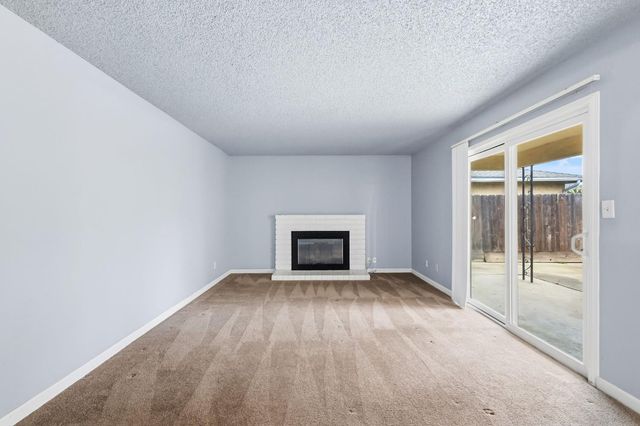 4665 W Ashcroft Avenue, Fresno, CA 93722