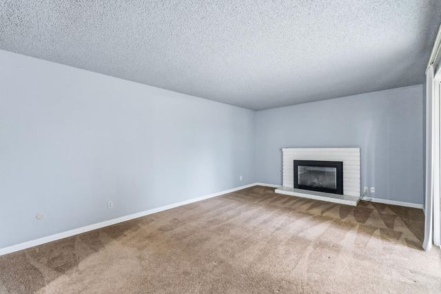 4665 W Ashcroft Avenue, Fresno, CA 93722