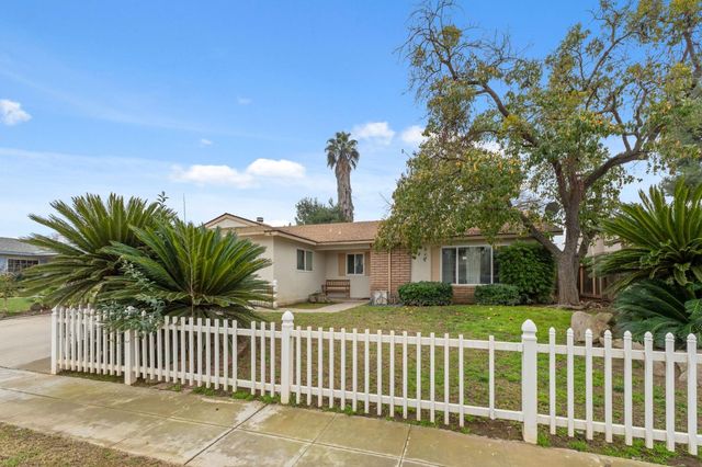 4665 W Ashcroft Avenue, Fresno, CA 93722