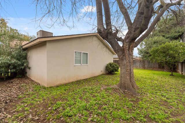 4665 W Ashcroft Avenue, Fresno, CA 93722