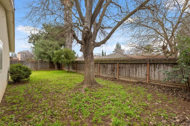 4665 W Ashcroft Avenue, Fresno, CA 93722