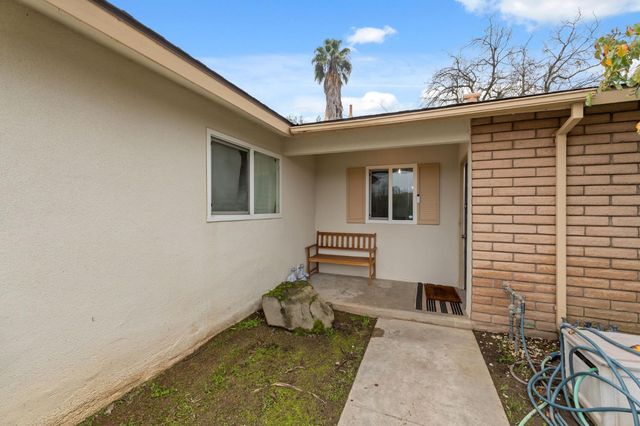 4665 W Ashcroft Avenue, Fresno, CA 93722