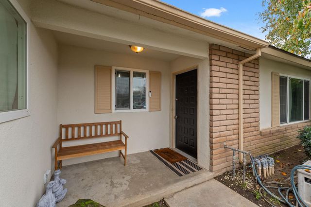 4665 W Ashcroft Avenue, Fresno, CA 93722