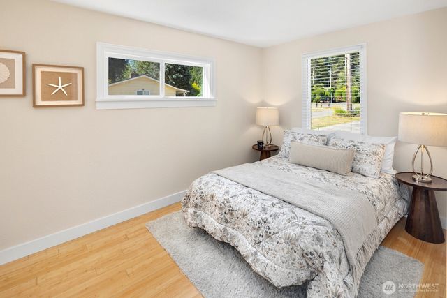 17904 8th Avenue NE, Shoreline, WA 98155
