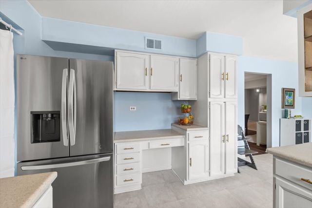 805 Sutton Drive, Northbrook, IL 60062