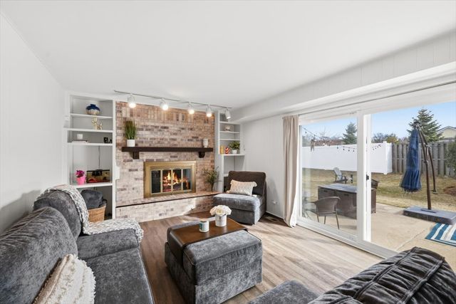 805 Sutton Drive, Northbrook, IL 60062