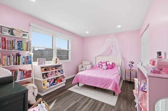 805 Sutton Drive, Northbrook, IL 60062