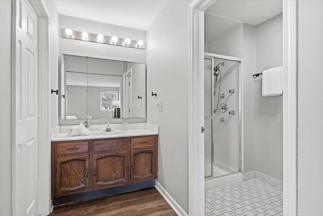 805 Sutton Drive, Northbrook, IL 60062