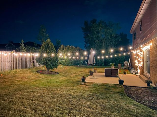 805 Sutton Drive, Northbrook, IL 60062