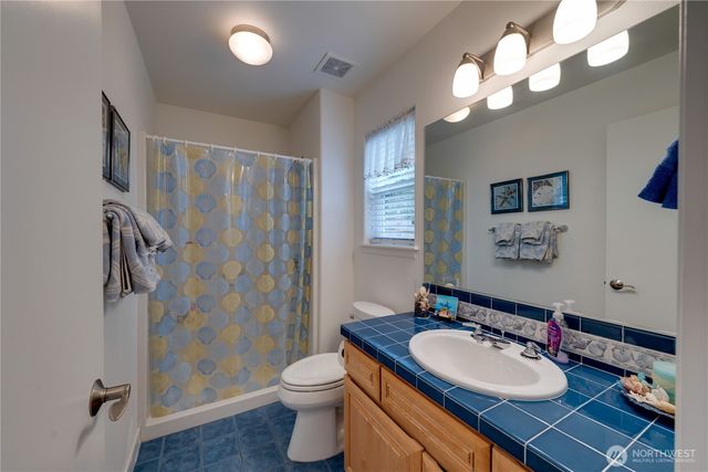 837 Shoshone Drive, La Conner, WA 98257