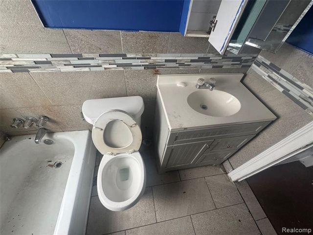 15416 Snowden Street, Detroit, MI 48227