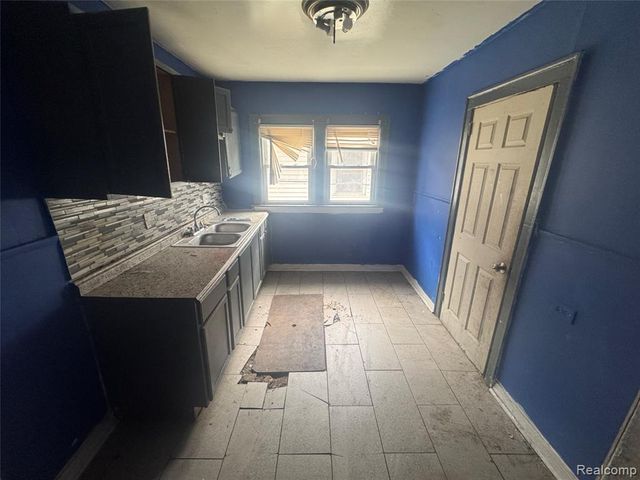 15416 Snowden Street, Detroit, MI 48227