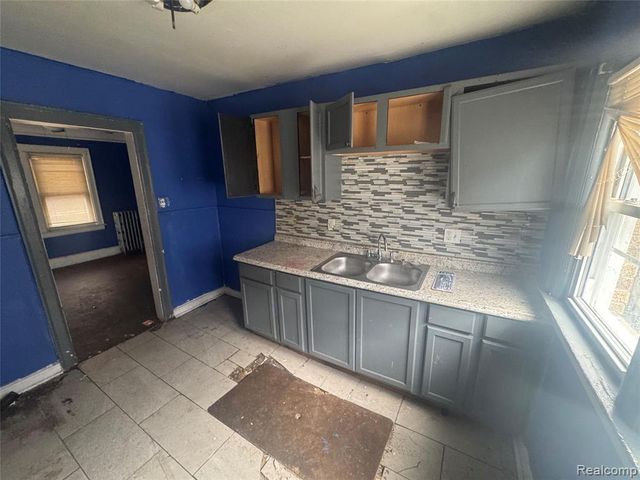 15416 Snowden Street, Detroit, MI 48227