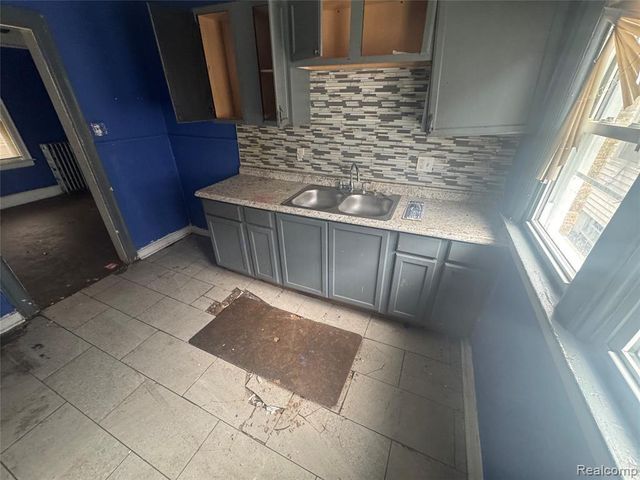 15416 Snowden Street, Detroit, MI 48227