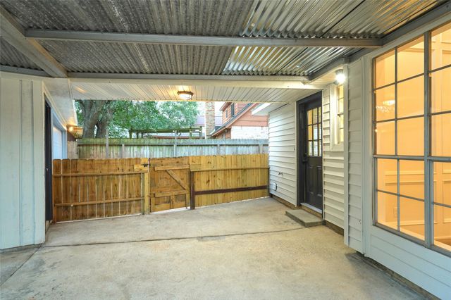 29 Devonshire Drive, Conroe, TX 77304