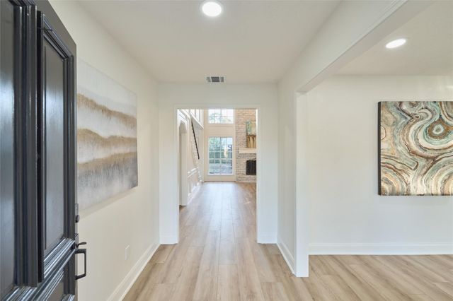 29 Devonshire Drive, Conroe, TX 77304