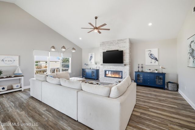 10093 E Shorecrest Road, Biloxi, MS 39532