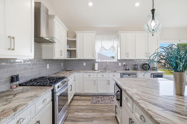 10093 E Shorecrest Road, Biloxi, MS 39532