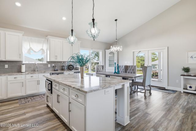 10093 E Shorecrest Road, Biloxi, MS 39532