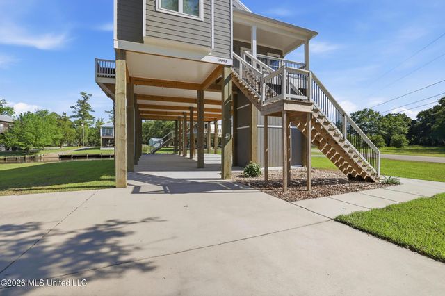10093 E Shorecrest Road, Biloxi, MS 39532