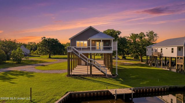 10093 E Shorecrest Road, Biloxi, MS 39532
