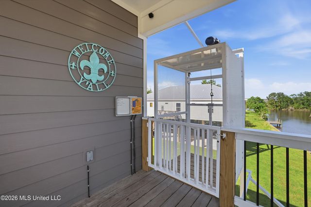 10093 E Shorecrest Road, Biloxi, MS 39532