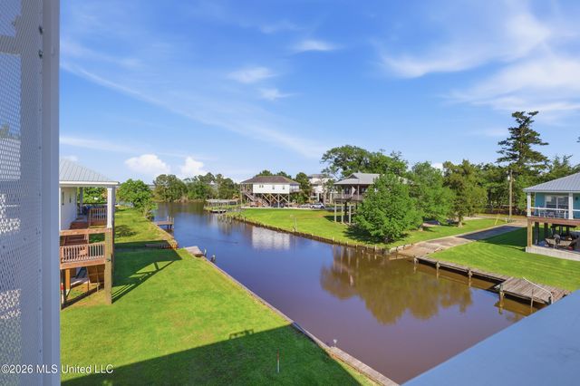 10093 E Shorecrest Road, Biloxi, MS 39532