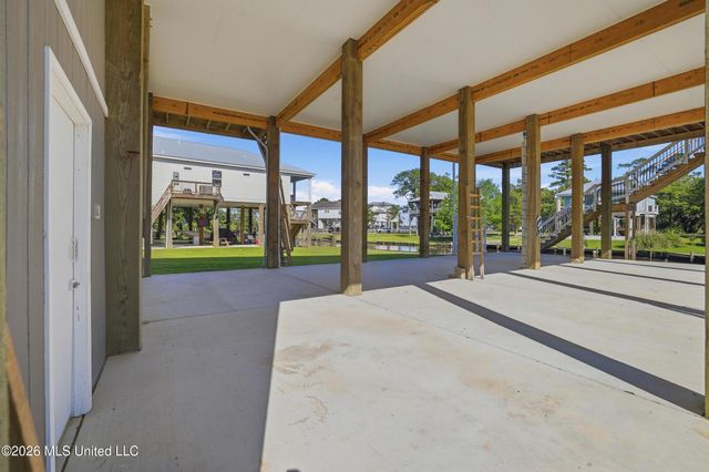 10093 E Shorecrest Road, Biloxi, MS 39532